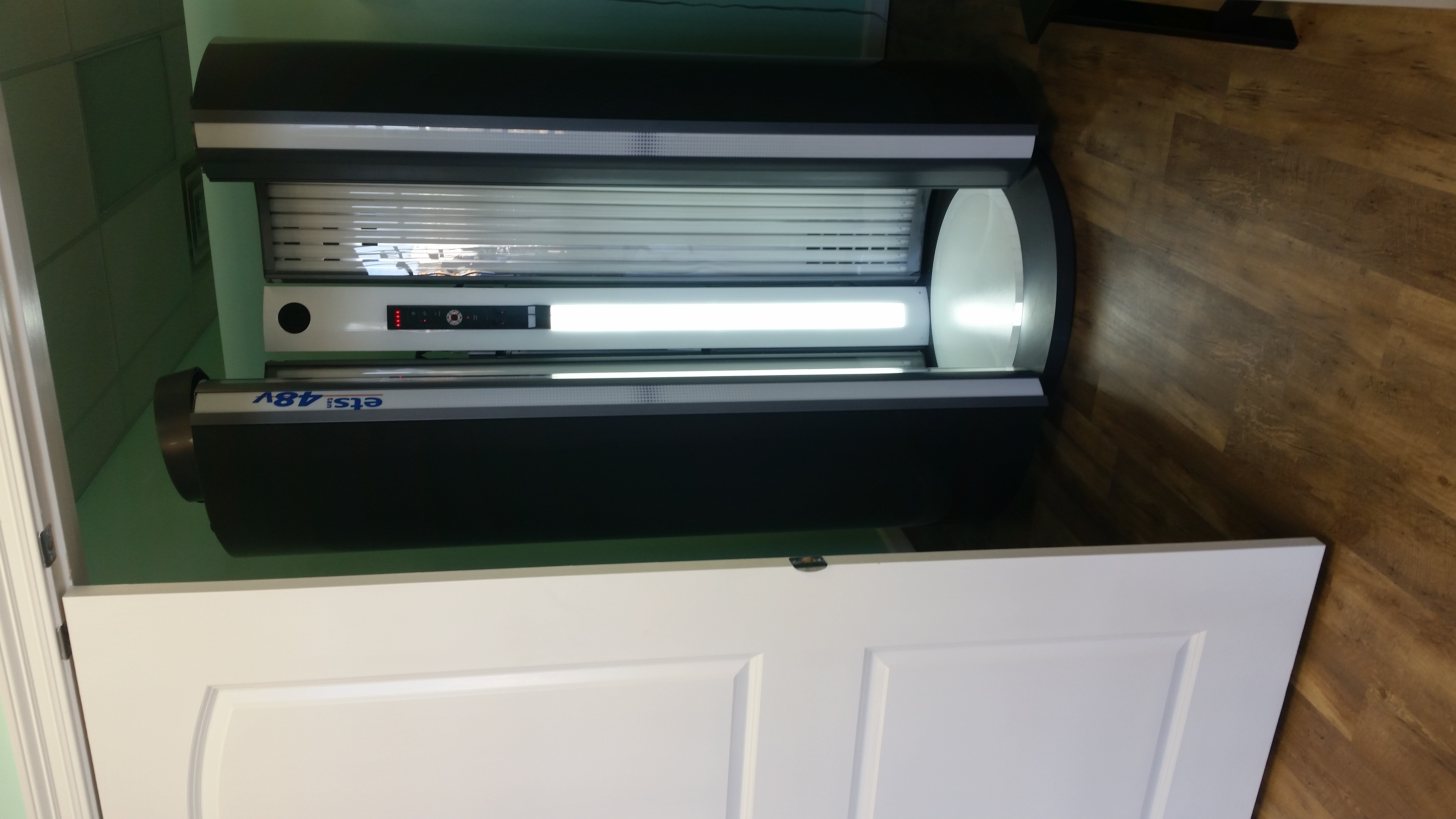 Glow Tanning Salon & Spa ist Magazine