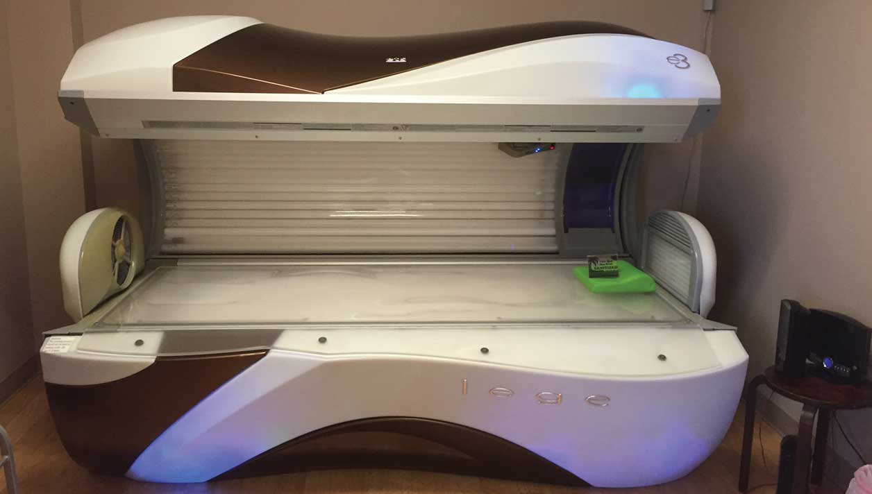 Velocity Tan ist Magazine