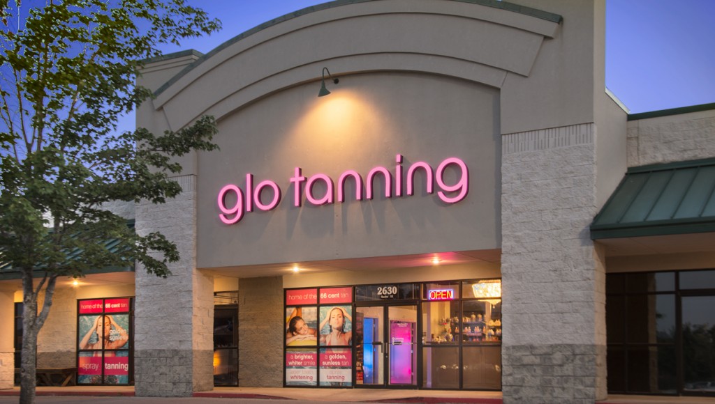 Glo Tanning Reaching Goals ist Magazine