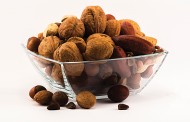 Eat Nuts, Live Longer? Study linked a daily handful of any nut to 20 percent reduction in death risk over 30 years
