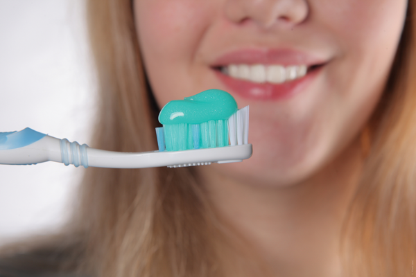 What’s the Best Way to  Brush Your Teeth? Expert advice is “unacceptably inconsistent,” study finds